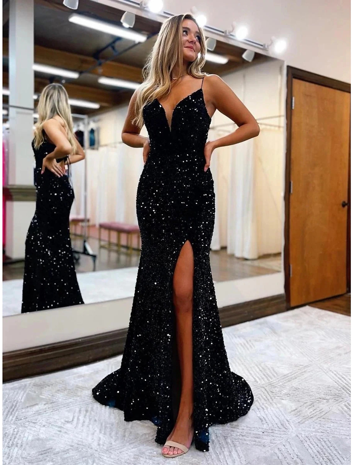 Evening Dress with Soft Lace and Crystal-Mermaid / Trumpet Prom Dresses Sparkle & Shine Dress Formal Wedding Party Court Train Sleeveless V Neck Sequined Backless with Sequin Slit