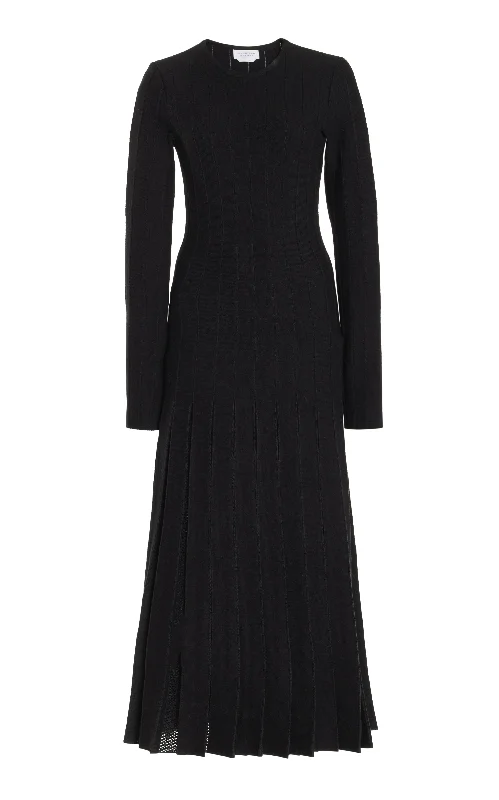 Maxi dresses for spring outdoor celebrations -Walsh Knit Pleated Maxi Dress in Black Wool